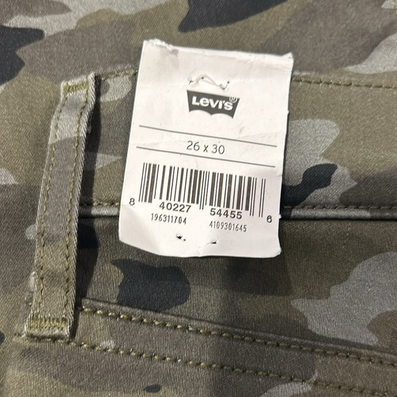 Levi’s Camo print jeans. Size 26/30 - Picture 4 of 7